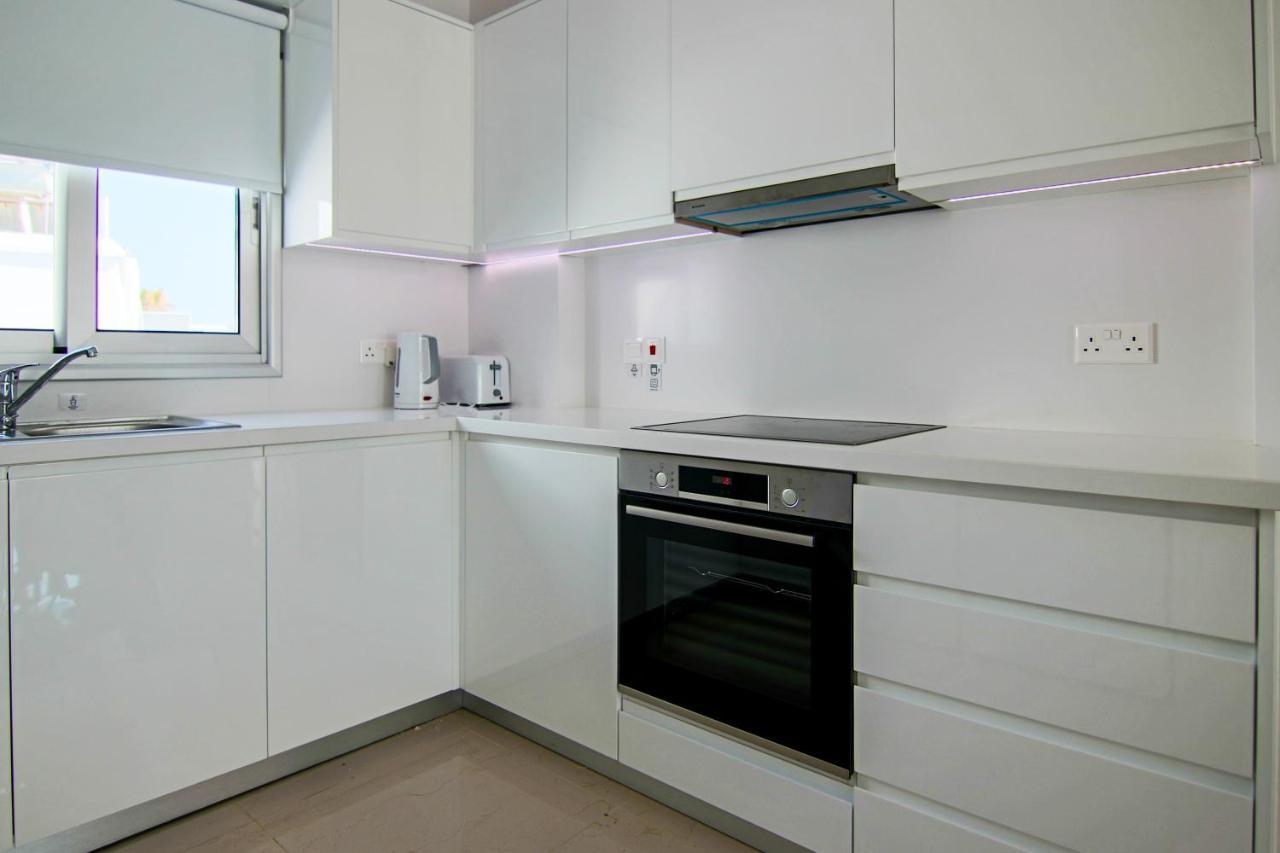 Апартаменти Phaedrus Living: Seaside Luxury Flat Lighthouse 65 Пафос Екстер'єр фото